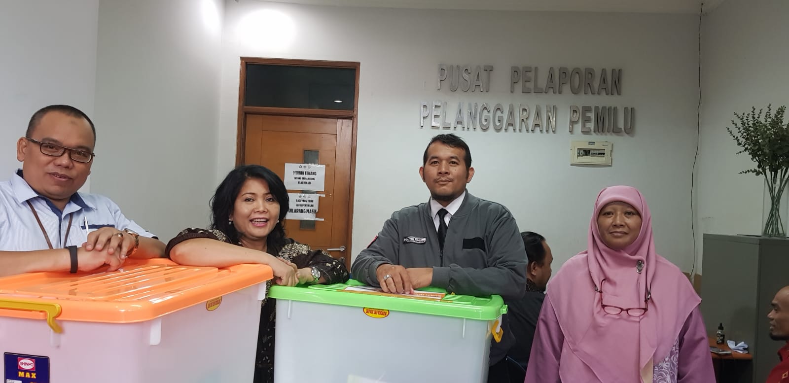 Tim IT BPN Kembali Datangi Bawaslu, Beri Bukti Kecurangan Pemilu 2019